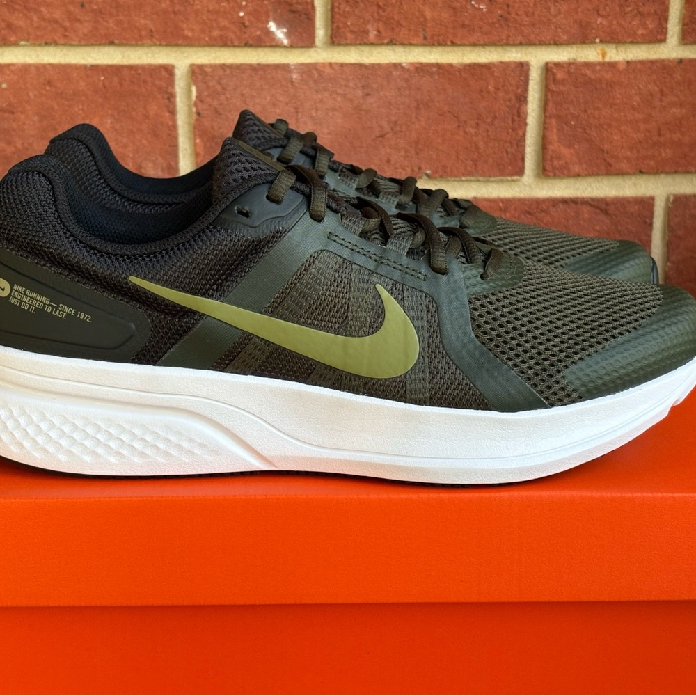 New Nike Run Swift 2 Sequoia Green Black Mens Sneakers NIB Running Shoes